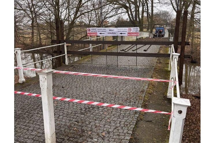 Uzavření Kozelského mostu_0225_fb zámek Kozel (1)