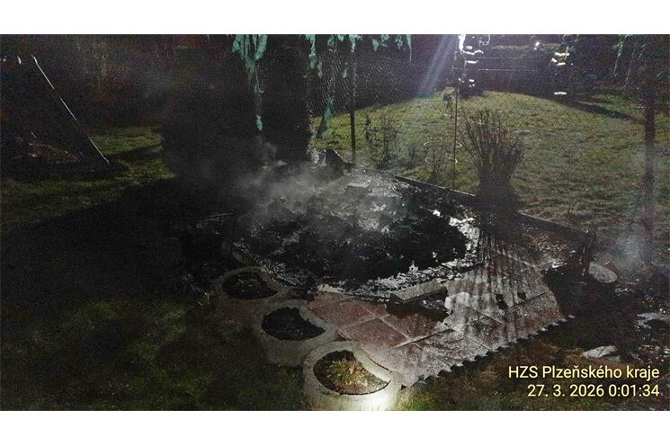 požár zahr.kolonie Tachov_0326_HZSPK (1)