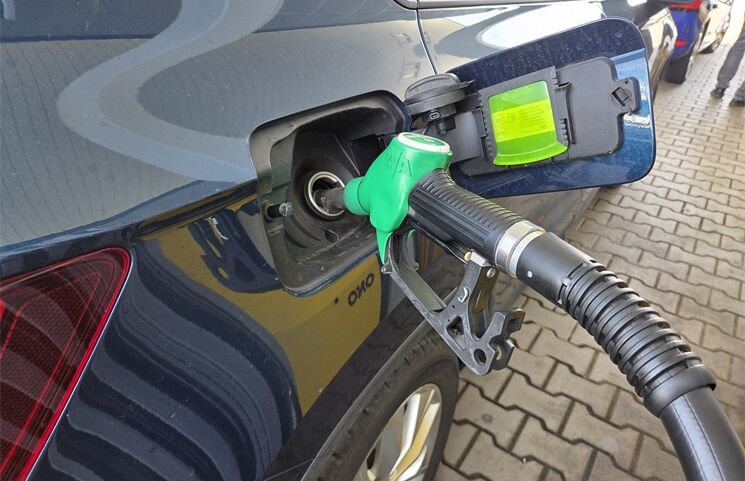 Pohonné hmoty zdražují