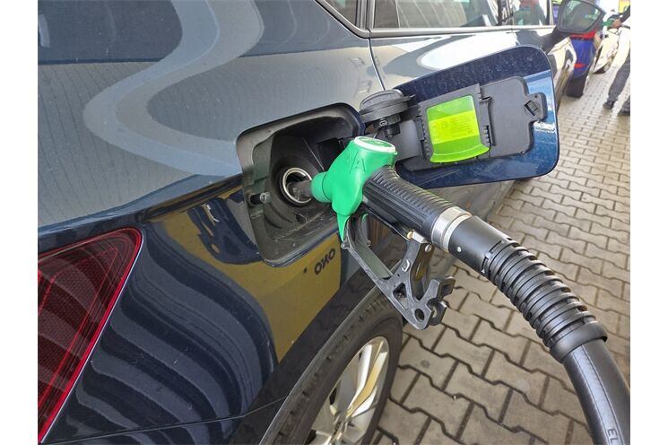 Pohonné hmoty zdražují