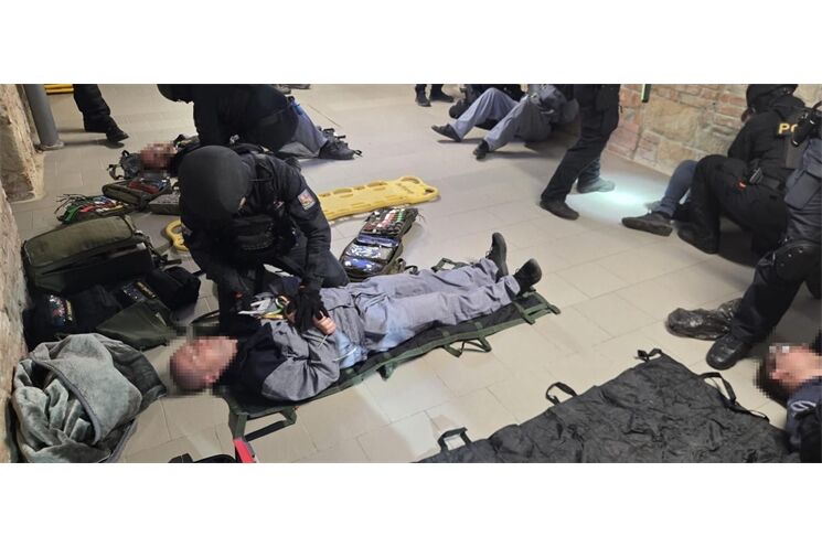 cvičení IZS věznice_0426_PČR (2)