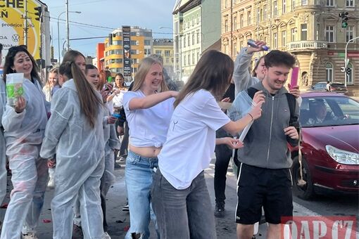 poslední zvonění Masarykovo náměstí_0426_QAP (14)