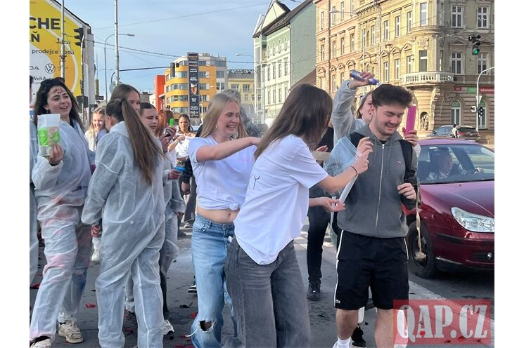 poslední zvonění Masarykovo náměstí_0426_QAP (14)