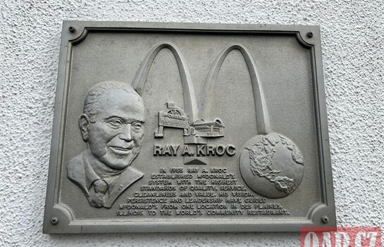 ray kroc pamětní deska_0526_QAP (1)