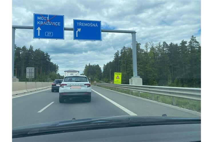 Mezi Plzní a Třemošnou se tvoří kolony_0526_QAP (1)