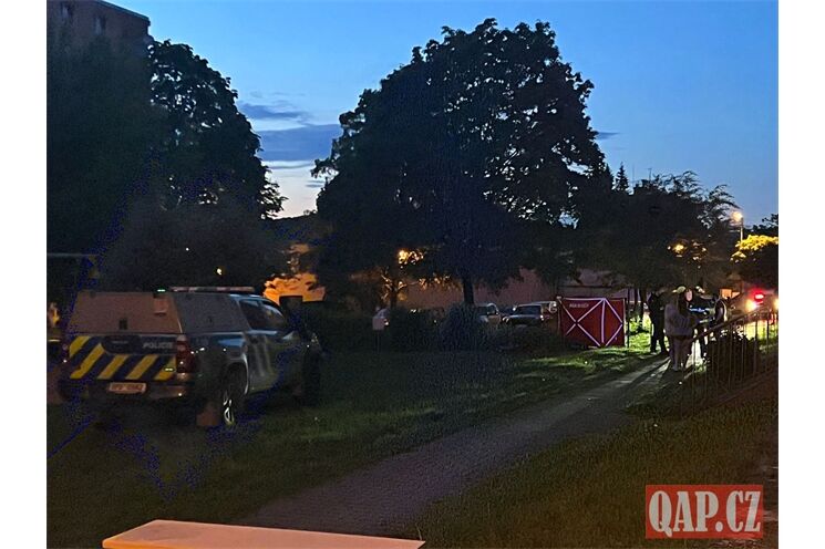 Muž zemřel po pádu z okna_0526_QAP (1)