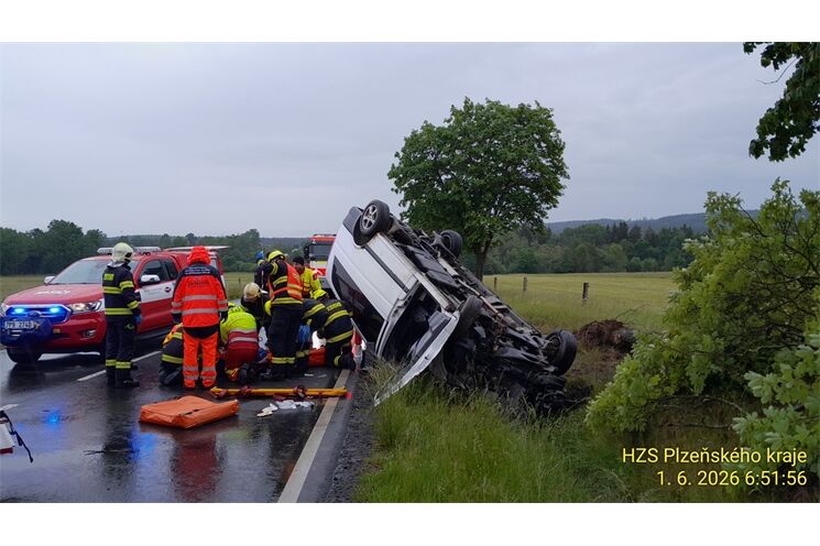 nehoda dodávka Čečkovice QAP foto HZSPK (2)