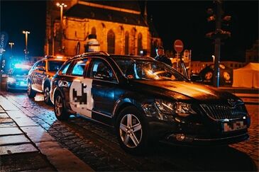 policie 8