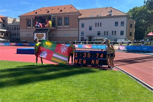 Štafeta 4x200m mix s národním rekordem
