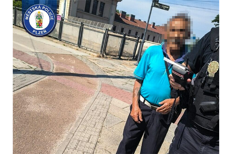 zadržený senior Plzeň_0626_MPP