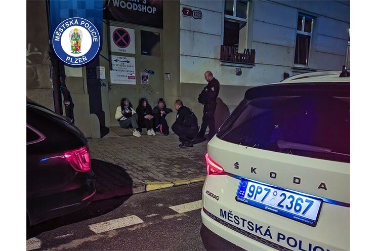 Hlasitý noční rozhovor přivolal strážníky_0726_MPP