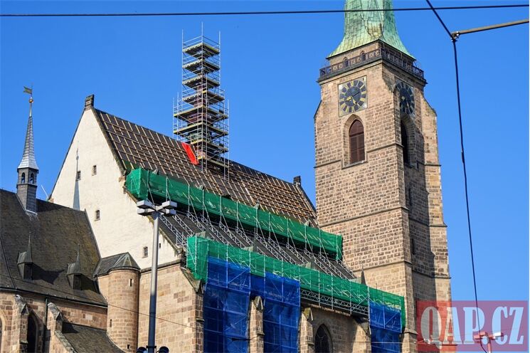 oprava katedrály sv Bartoloměje střecha_0726_QAP a BIP (2)
