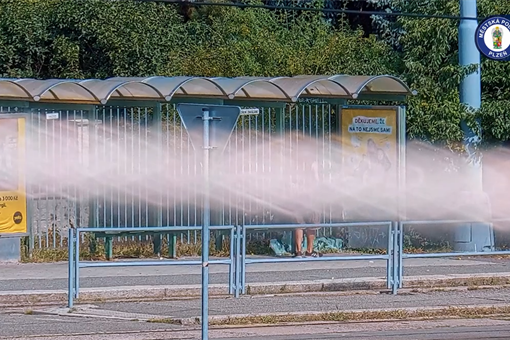 zničil tramvajovou zastávku v Bolevci_0826_MPP zničil tramvajovou zastávku v Bolevci_0826_MPP