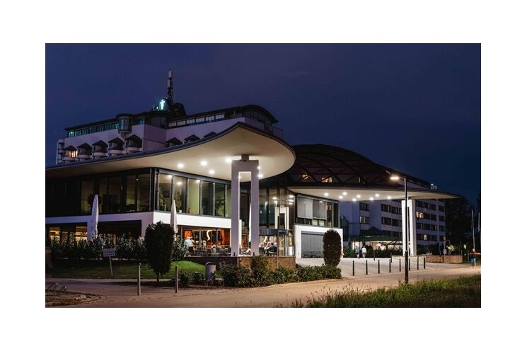 btl_Eingangsbereich-Johannesbad-Therme_Bad-Fuessing_de_klein