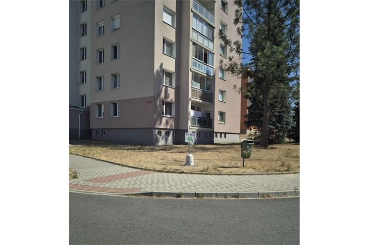 psí pisoár Dobřany_0826_město Dobřany