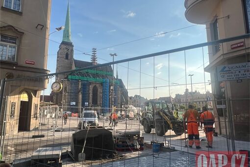 náměstí rekonstrukce před dokončením_0826_QAP (2) náměstí rekonstrukce před dokončením_0826_QAP (2)