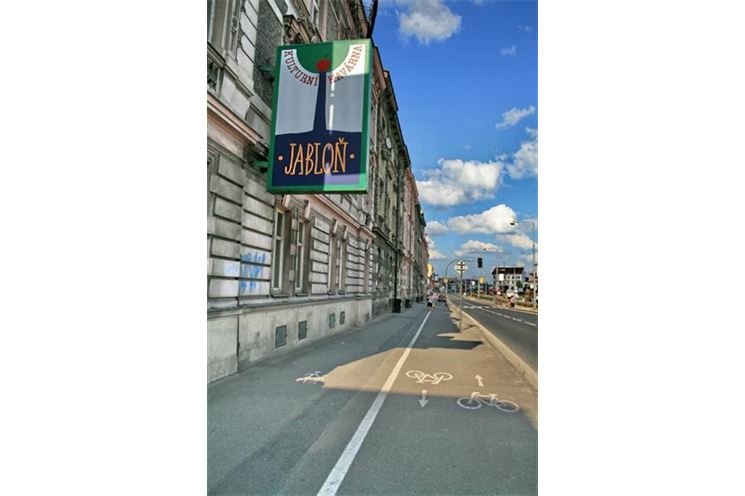 Kavárna Jabloň jejich foto