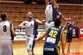 Jakub Mandík střílí další koš domácích, na doskok připraveni Frána a Mařík. 