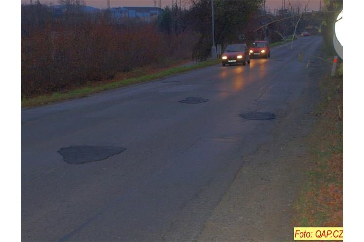 záplaty u mostu Jateční (6)