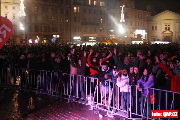 Silvestr Plzeň náměstí 2011 (1)