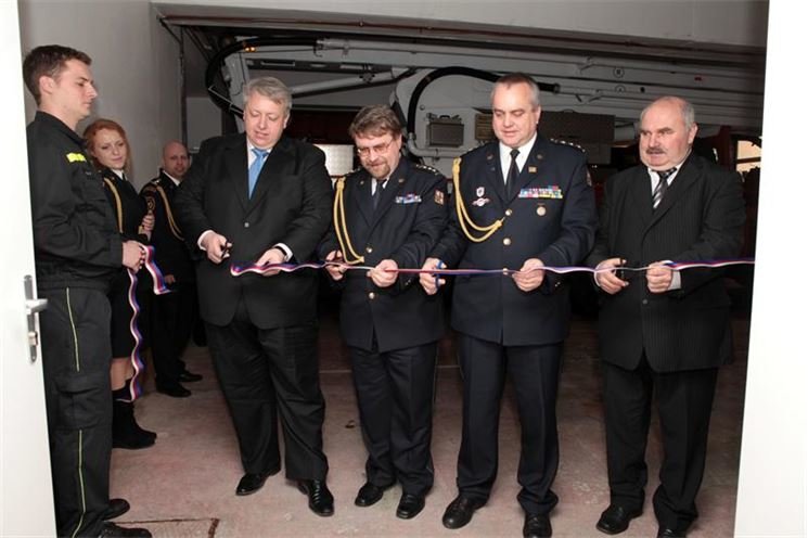 stříhání pásky hasiči stříhání pásky hasiči