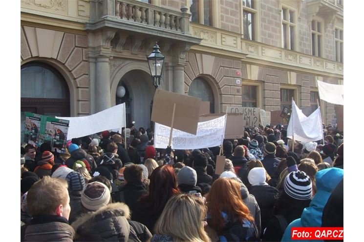 protest práva 8.2. (2) protest práva 8.2. (2)