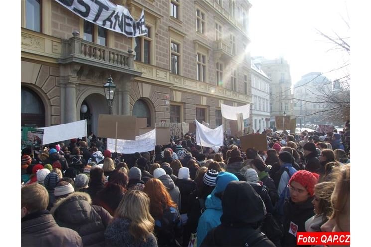 protest práva 8.2. (3) protest práva 8.2. (3)