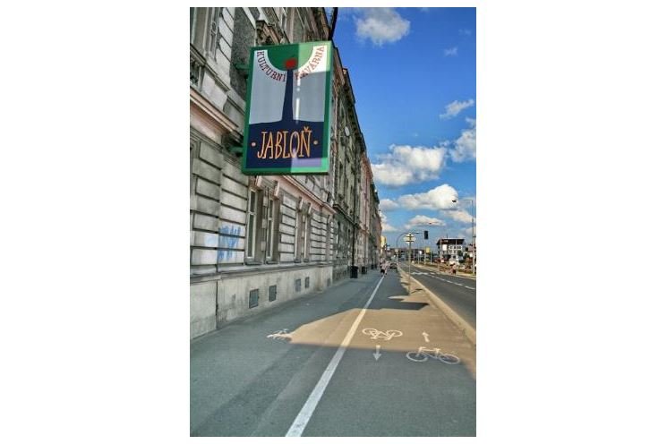 kavárna Jabloň kavárna Jabloň