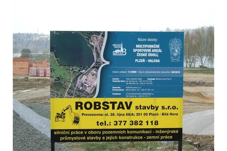  České údolí / stavba multifunkčního areálu foto 20.04.2010 