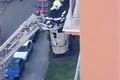 Velitel zásahu s kolegou obhlíží místo zásahu 