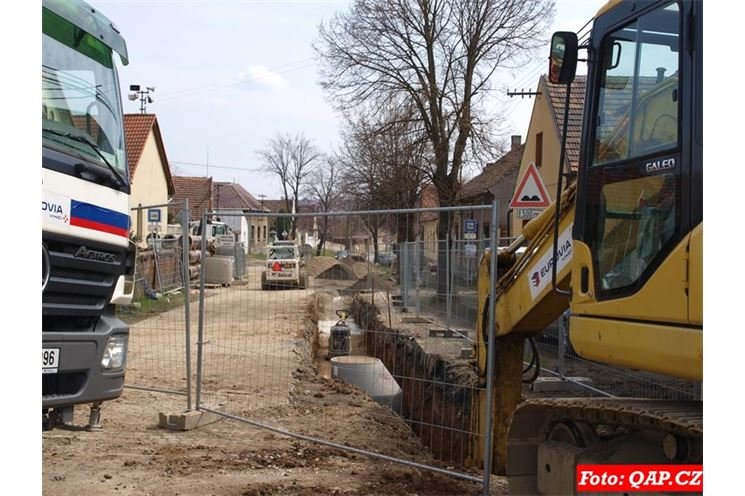 Radobyčice práce na kanalizačním řadu (8)