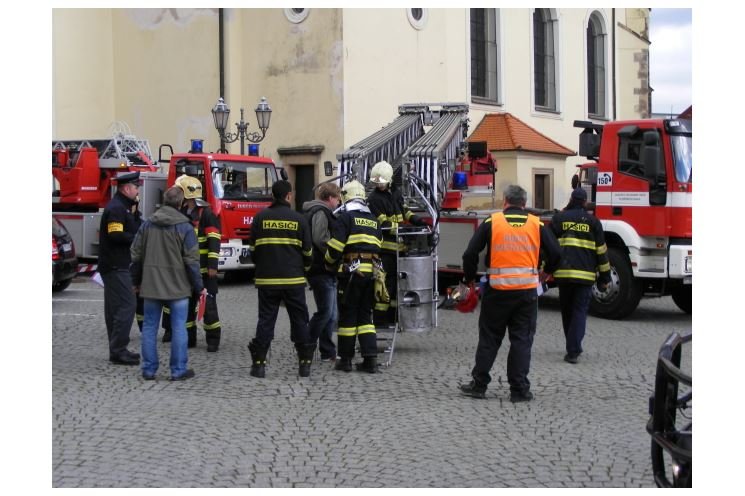 takticke-cviceni-slozek-IZS-25-4-2012-Rokycany-(2)