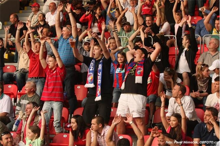 fanoušci Viktorce věřili (1) fanoušci Viktorce věřili (1)