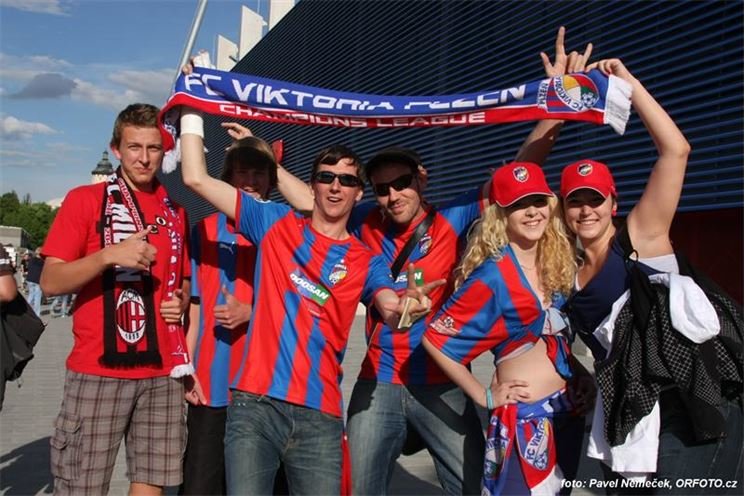 fanoušci Viktorce věřili (7) fanoušci Viktorce věřili (7)