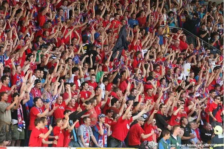 fanoušci Viktorce věřili (9) fanoušci Viktorce věřili (9)
