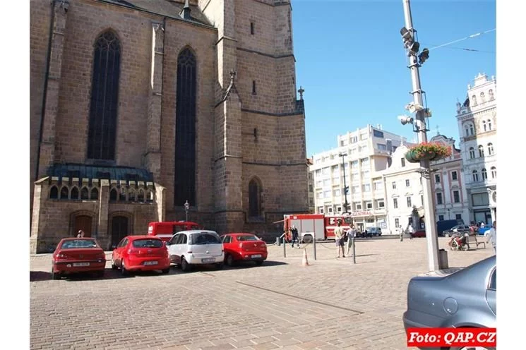 Ze střechy kostela tekla voda! (1) Ze střechy kostela tekla voda! (1)