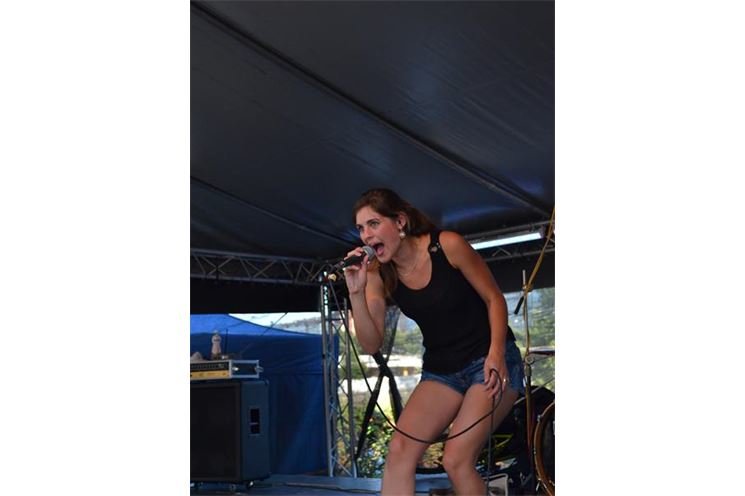 Zachs Pub Stage -Paheyl (4)