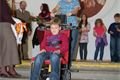 Asistentka předvádí schodolez_Přeštice