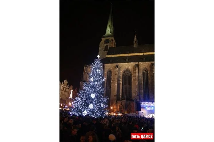 rozsviceni vanocniho stromu v plzni 2012 (28)