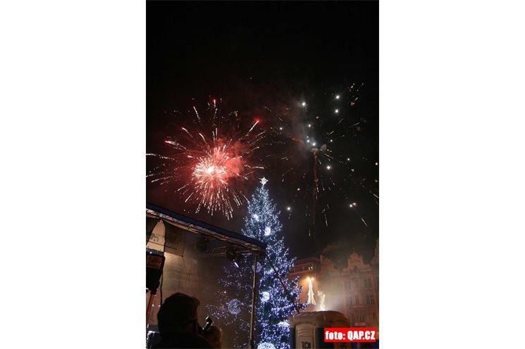 Silvestr 2012_plzen_namesti (2) Silvestr 2012_plzen_namesti (2)
