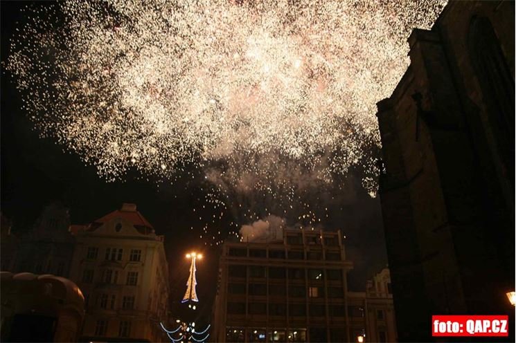 Silvestr 2012_plzen_namesti (25)