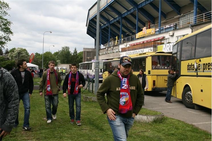 Odjezdy Victory Busů ze Štruncáku 
