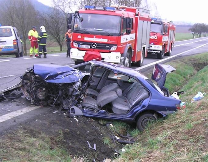 nehoda autobus_osobak u klastera nehoda autobus_osobak u klastera
