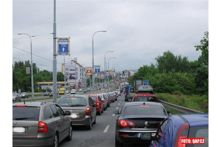 Karlovarská, Pod Záhorskem, směr do centra 