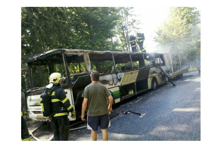 pozar_bus_hasici zelezna ruda