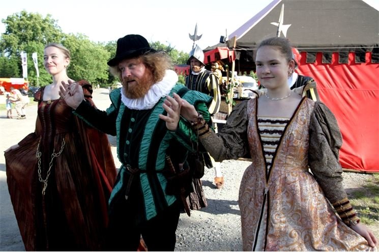Historický víkend 2010 - Rudolf II s částí své družiny 