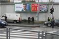 Policisté hlídají dodávku, ze které museli přeložit několik desítek milionů!