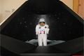 Návštěvníci se můžou vyfotit ve skafandru astronauta. 