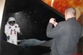Focení ve skafandru astronauta. 