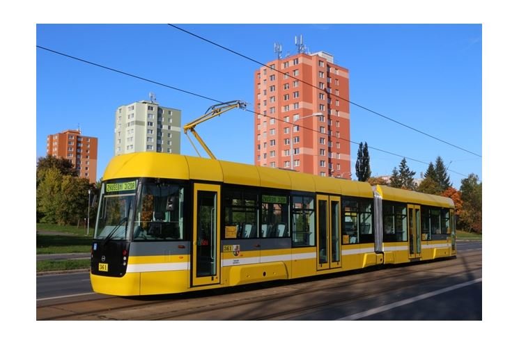 Nová tramvaj Vario LF 2/2 IN. Foto Jiří Trnka Nová tramvaj Vario LF 2/2 IN. Foto Jiří Trnka